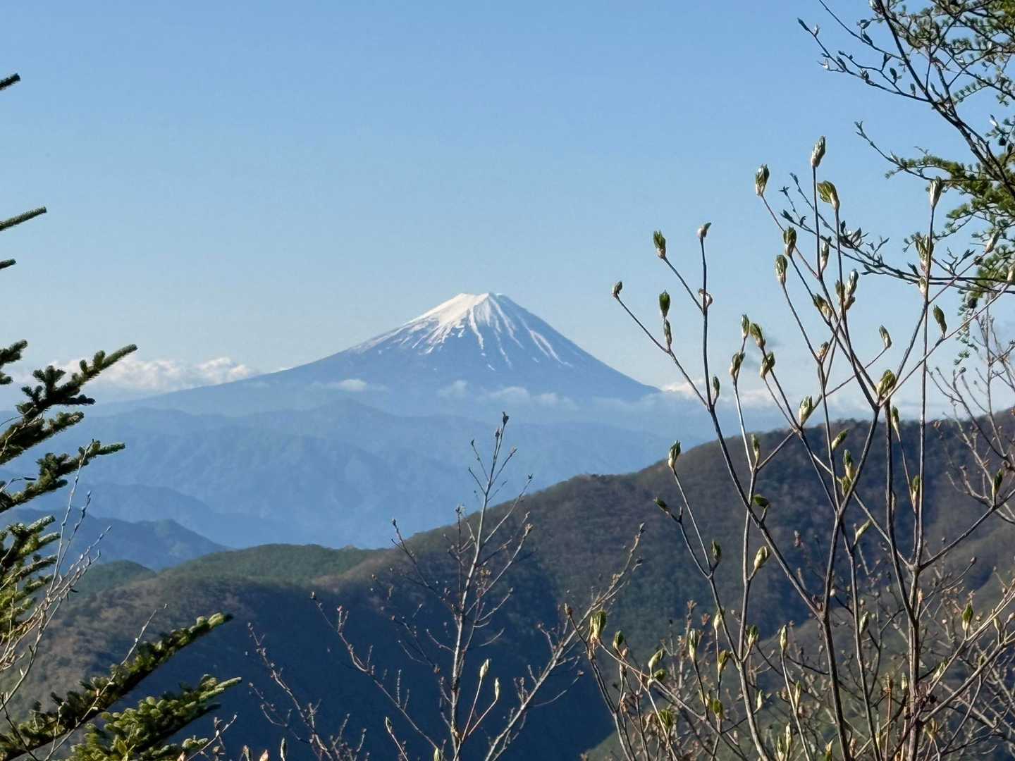 登り続けて、やっと見えた富士山❗️