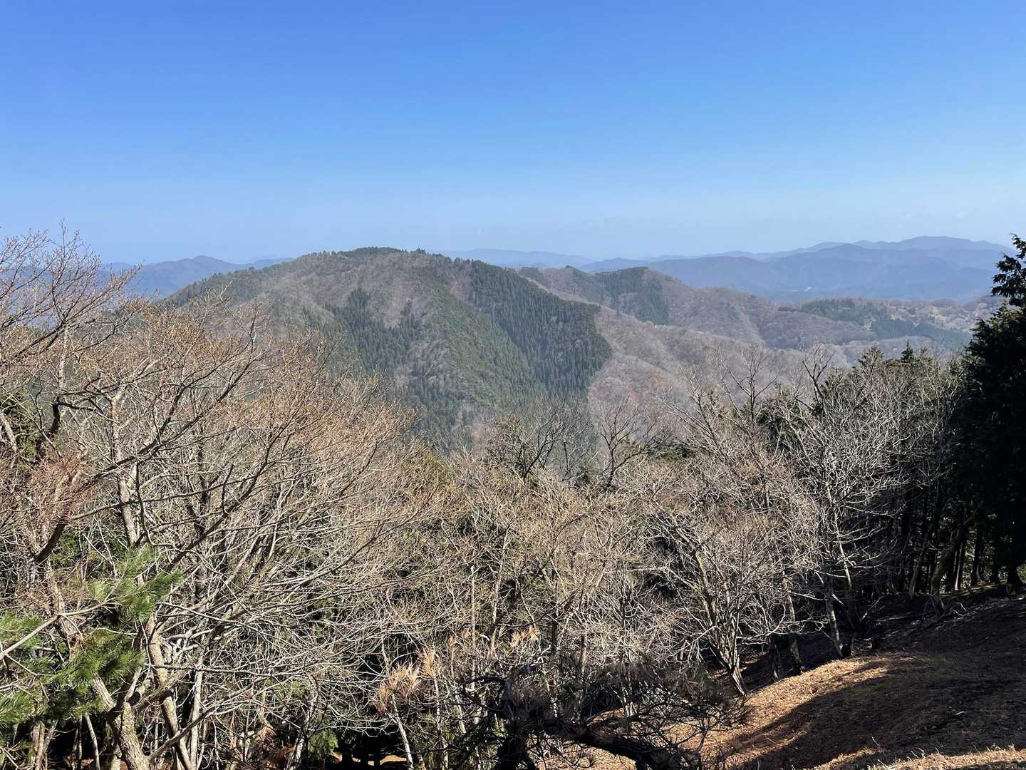 今日の目的地、東床尾山。