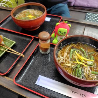 温かいお蕎麦
近くの茶屋で休憩