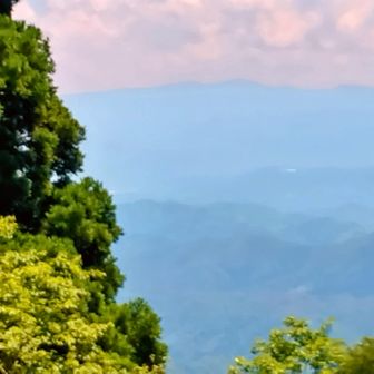 遠くに浮かぶ扇ノ山♥️