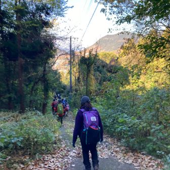 火上山から下山し、シャトルバスまでロード歩き