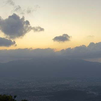 7分後。
福智山の霧は晴れないようだ😅