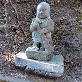 可愛い小僧がお出迎え