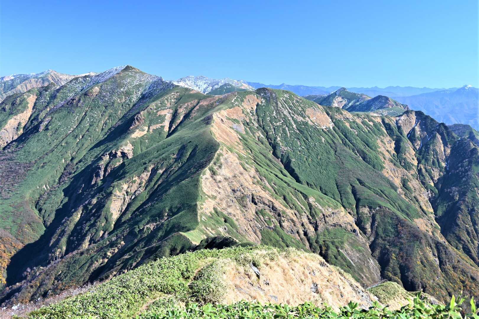万太郎山の写真