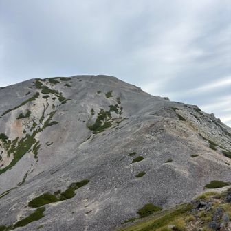白馬鑓ヶ岳目指してます⛰️
稜線は風があり結構寒い🥶
みなさんレインウェアやシェル着てます