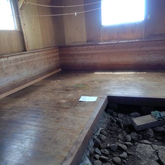 名前はなかった避難小屋