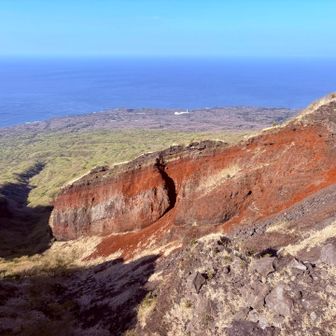 赤ダレ
この左側も同じ様な赤い崖があったのですが、日陰になっており真っ黒にしか写りませんでした。😢