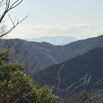 富士見台から富士山、はガスっててほとんど見えなかった
昼過ぎなので仕方ない