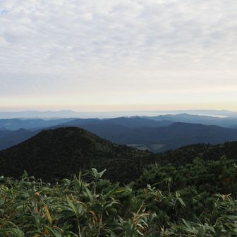 陸奥湾展望台から下北半島
奥は恐山ですね
