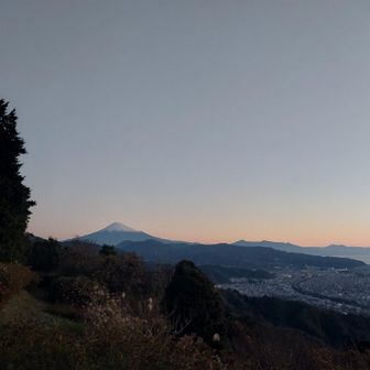 いい色です。風なし。雲なし。天気はばっちり。