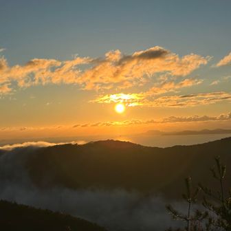 ご来光🌅間に合わず💦
しっかり顔出しちゃってます🤣