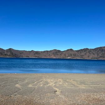 本栖湖畔までおりてきたよ！