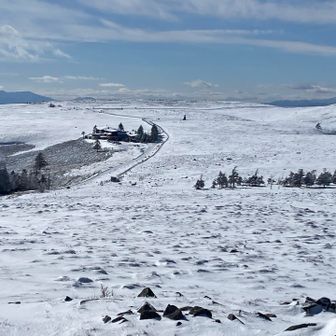 牛伏山へ向かう途中、王ヶ頭へと続く登山道を📸