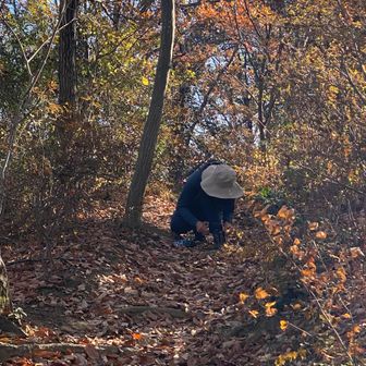 トミーさんは、何度も靴の紐が解けるんだ！
紐が悪いんだよね！
