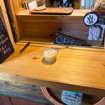 セルフウェルカムドリンクは桃ジュース（¥500）
マットレスで寝れると聞いて、ワクワクしてます