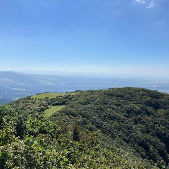 右奥の女岳に向かいます