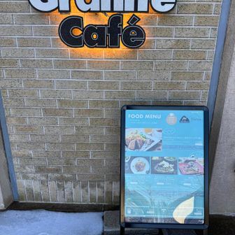 ランチお高めですが、おデートにどうでしょう？
眺望席もあって良さそう。
車でも来れます。