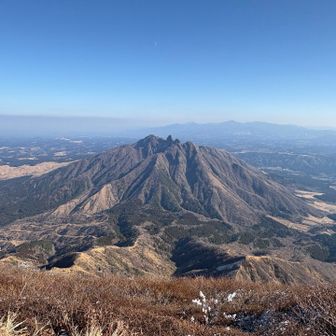面白不思議な根子岳の形