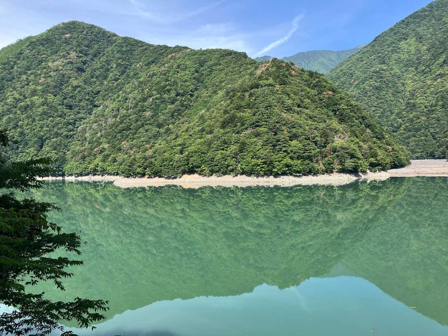 綺麗
畑薙大吊橋までの林道歩きも苦にならないな