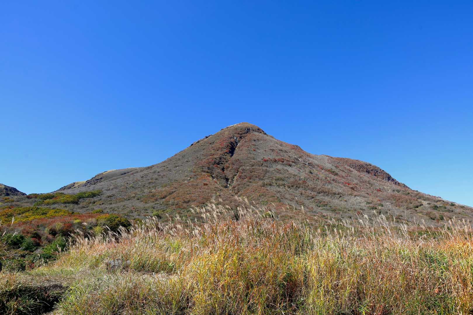 三俣山南峰。