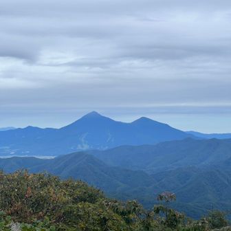 磐梯山⛰️
右の奥に見えるが西吾妻山🗻