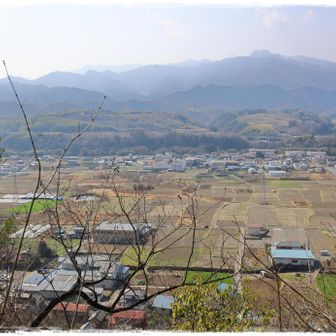 第4ピークからの眺め。
時々上信電鉄のガタンゴトンが聞こえてきます。