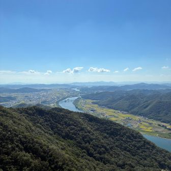 行き損ねた展望ポイントまで来てみました🚶
確かにひらけた眺望でした♪
少し吉井川が遠いかも😅