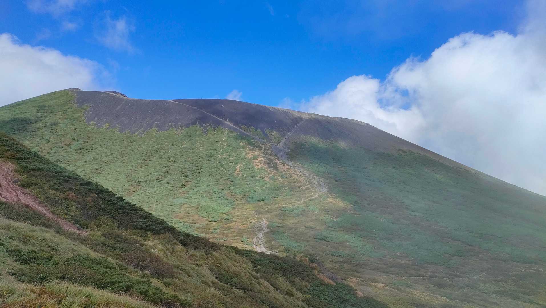山頂は晴れた