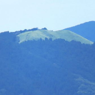 岩湧山の頂上にもあまり人が居ないようです。