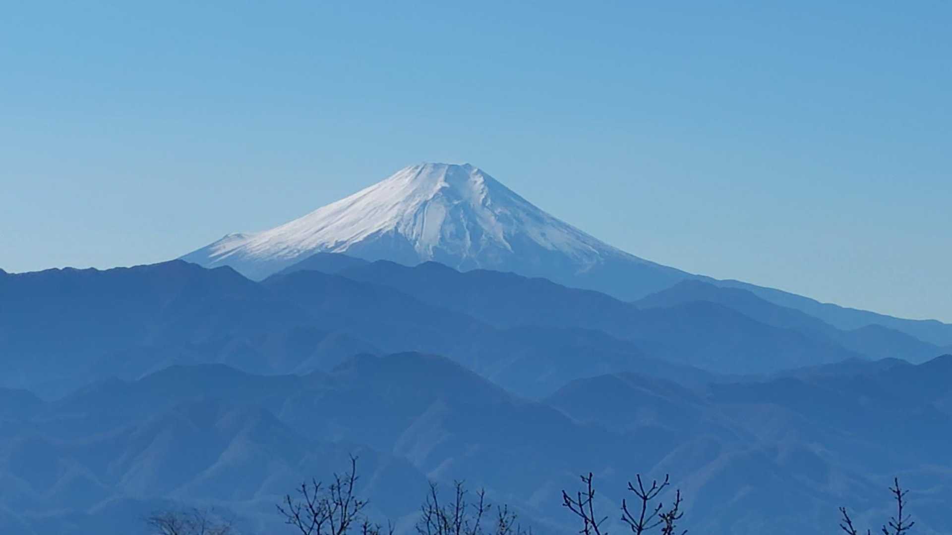 冬は富士山が綺麗に見えると言いますが、そうですね。