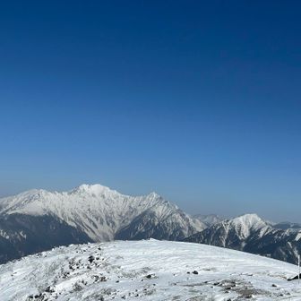 頂上から眺める美しい穂高連峰