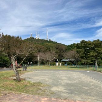 皿倉平、草刈りの後は、いつもと違う景色だ
