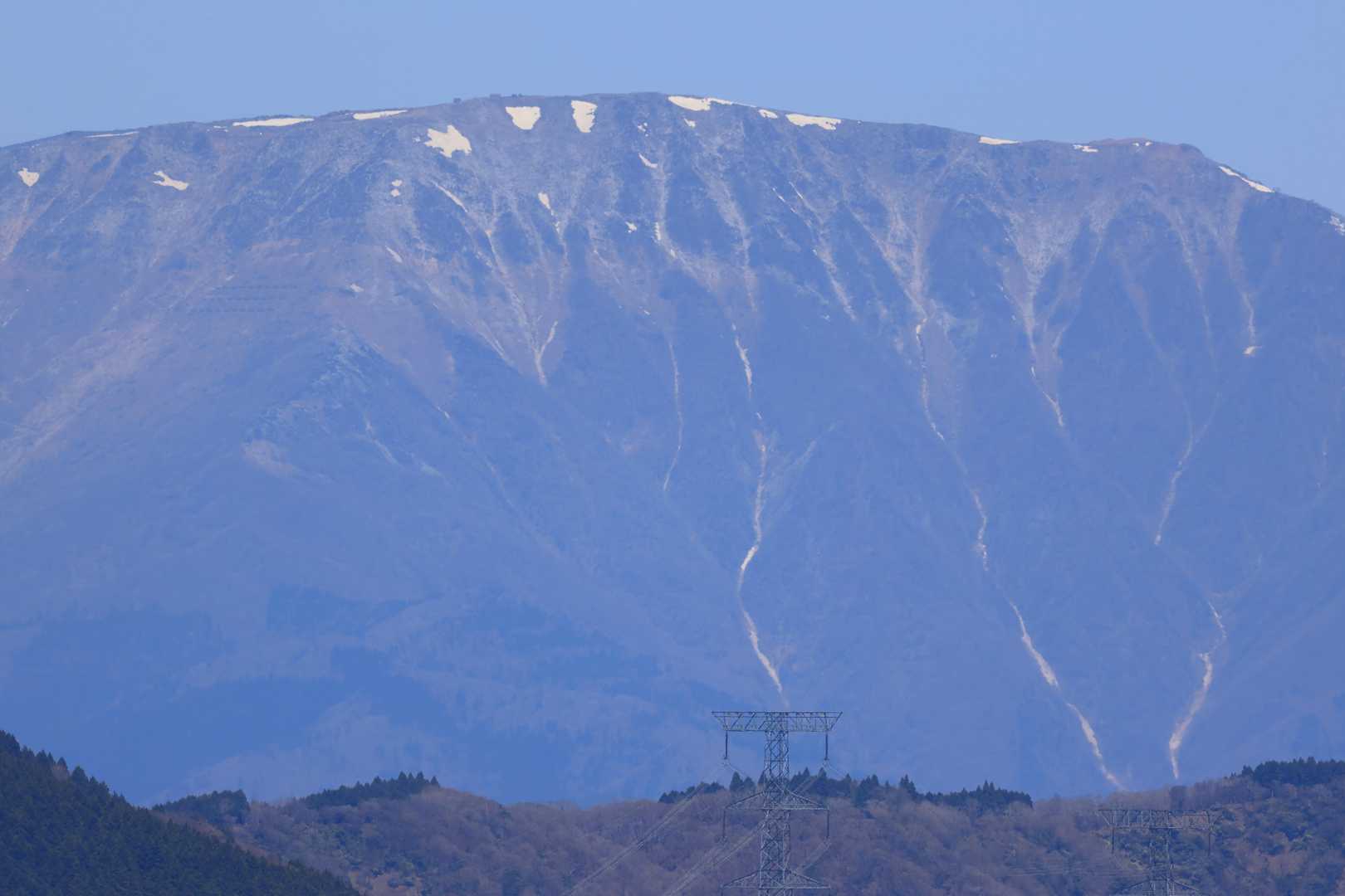 今度は雪の伊吹山を眺めてみたい