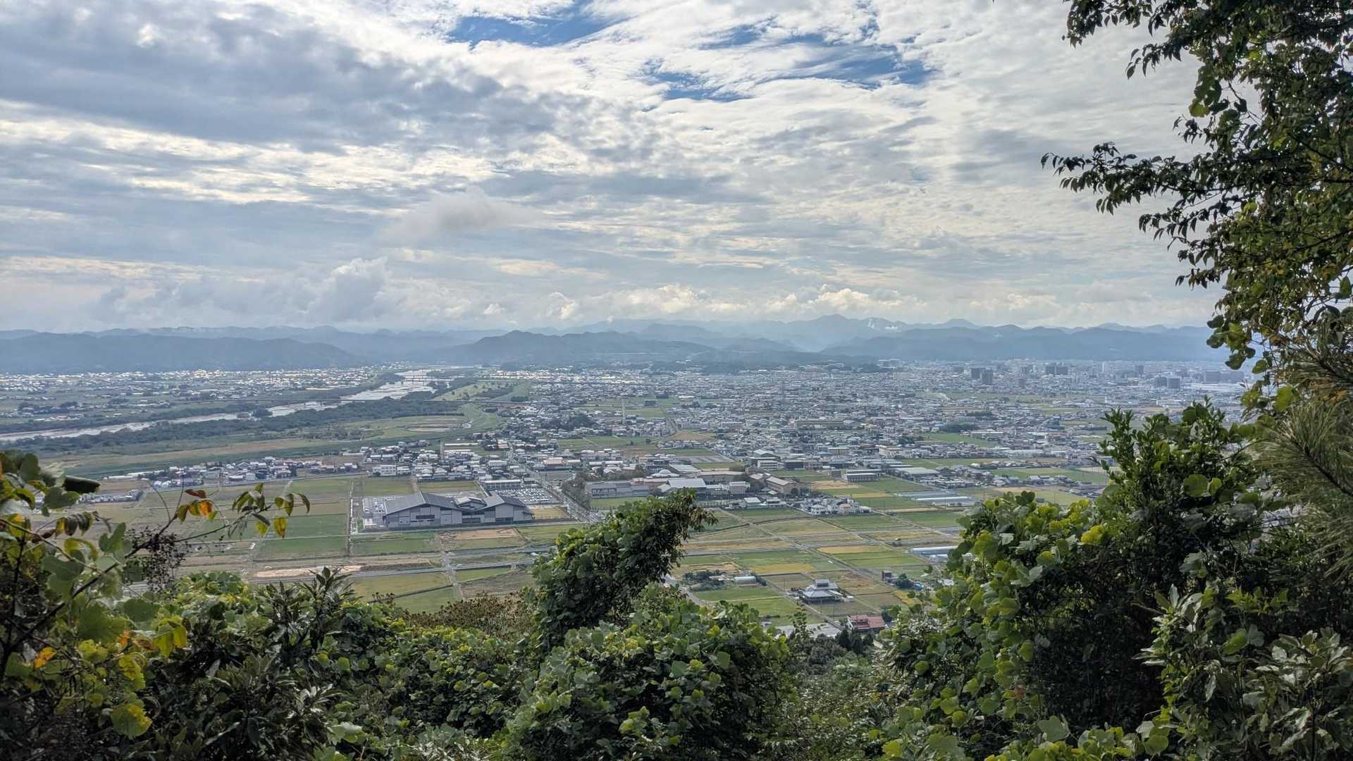 鳶巣城跡登山口-鳶が巣山 往復コースの写真