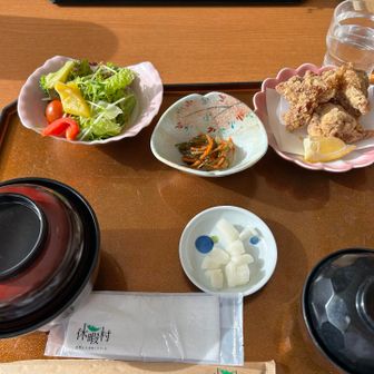 近道したので滑り込みセーフ！
13時までだったので間に合った👍
唐揚げ定食❣️美味しかった👍