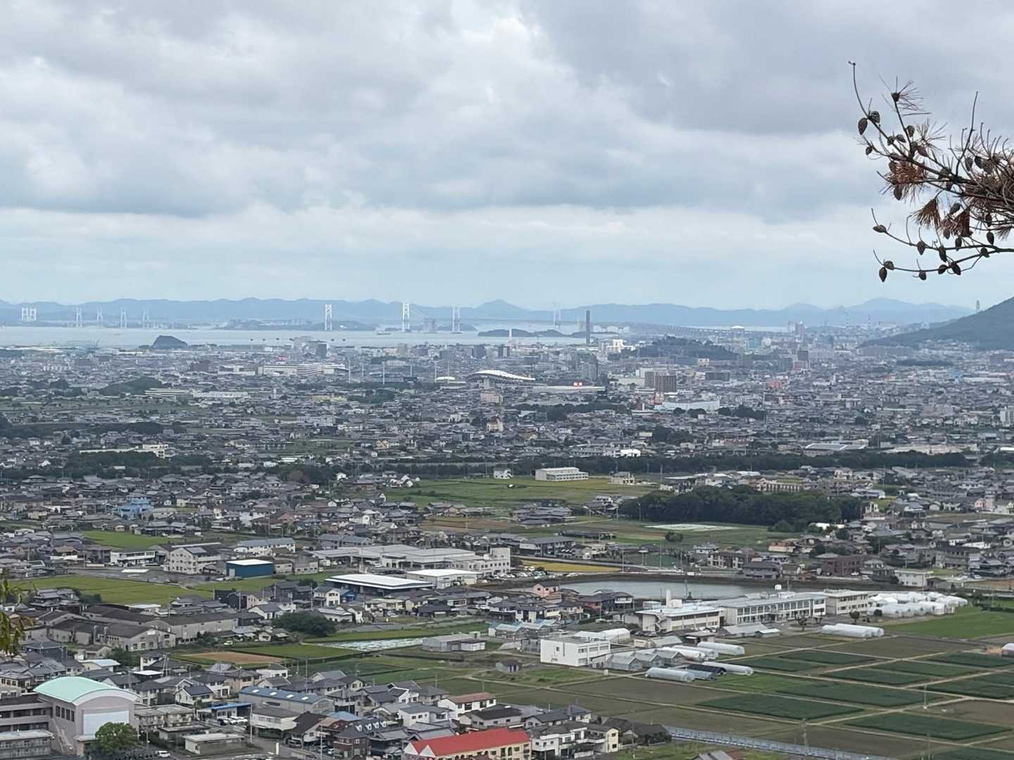 丸亀市､瀬戸大橋展望良し