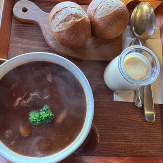 王ヶ頭ホテルのビーフシチュー。
やっと食べられました。