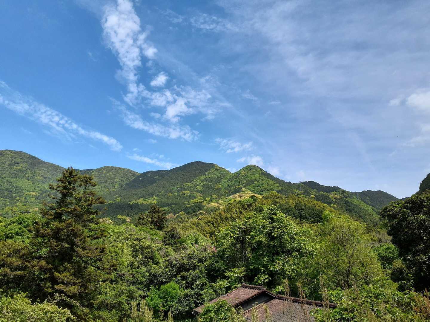下山したら晴れるよね😂　あるある
あの⛰️が尺岳かなあ💙