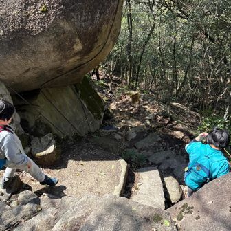 さらに降りていく