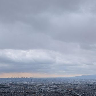 観音岩からの眺望　大阪のビル群と六甲山方面