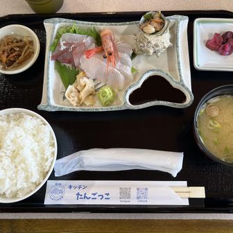 白身の刺身は、ウスバはぎ。美味しかった😋