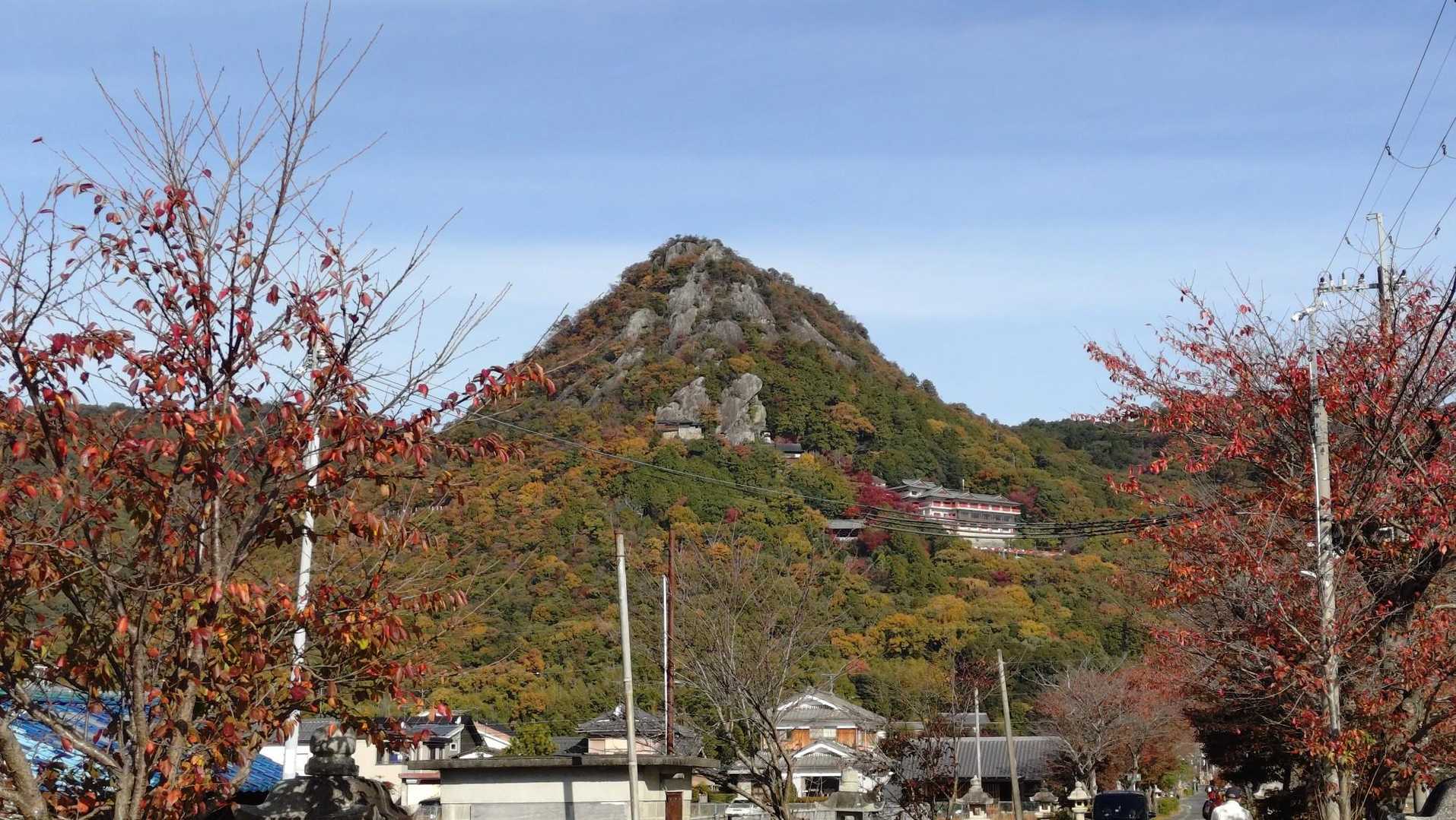 太郎坊山