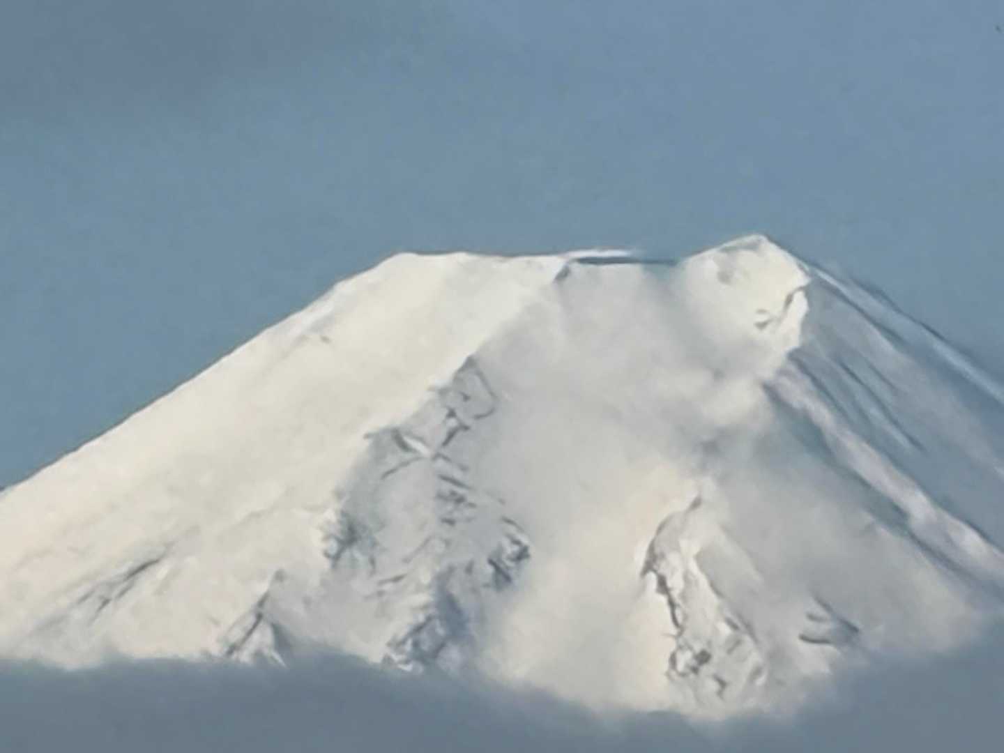 粉糖をまぶした様な綺麗な富士山。