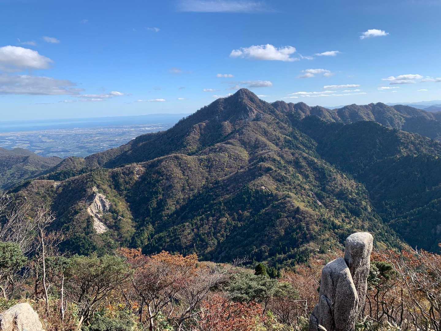 同じ場所でも、午後は陽があたり山並みくっきり見えました✨