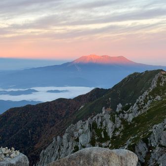 御嶽山が焼けてます