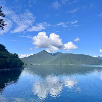 歌が浜から社山に向かうも水面に逆さ社山🙃