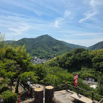 前回、最初に登った天狗山も見えています～
赤い旗、はっきり見えています