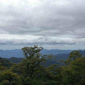 夜中は大雨だったけど景色が見えるくらいに回復⛰️