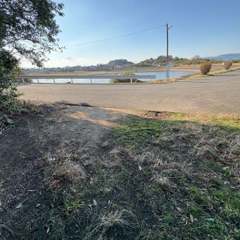 雨山を下山すると
しばらくロード