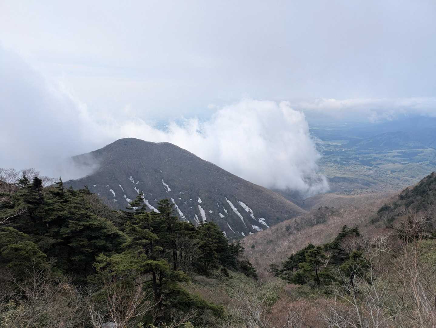白笹山-南月山-日の出平-日の出平登山口 周回コースの写真